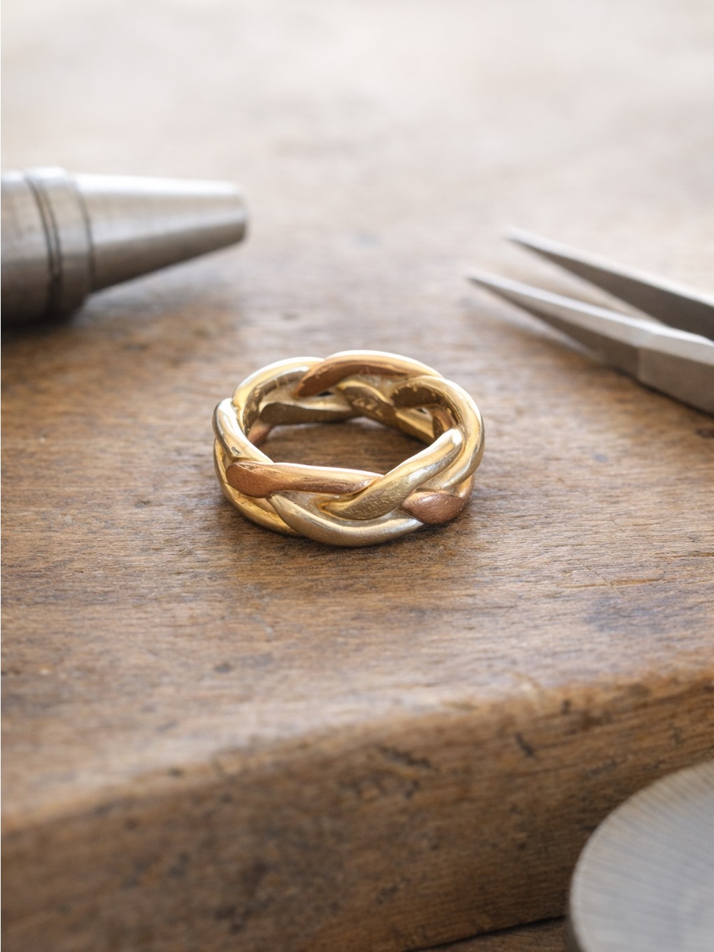 14K Estate Gold Pinkie Ring, Yellow, Rose & White Gold Braid. Maker: ESL Dublin. - Picture 2 of 5